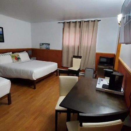 Hotel Fleurs Karaibes Saint-Alexandre-de-Kamouraska Esterno foto