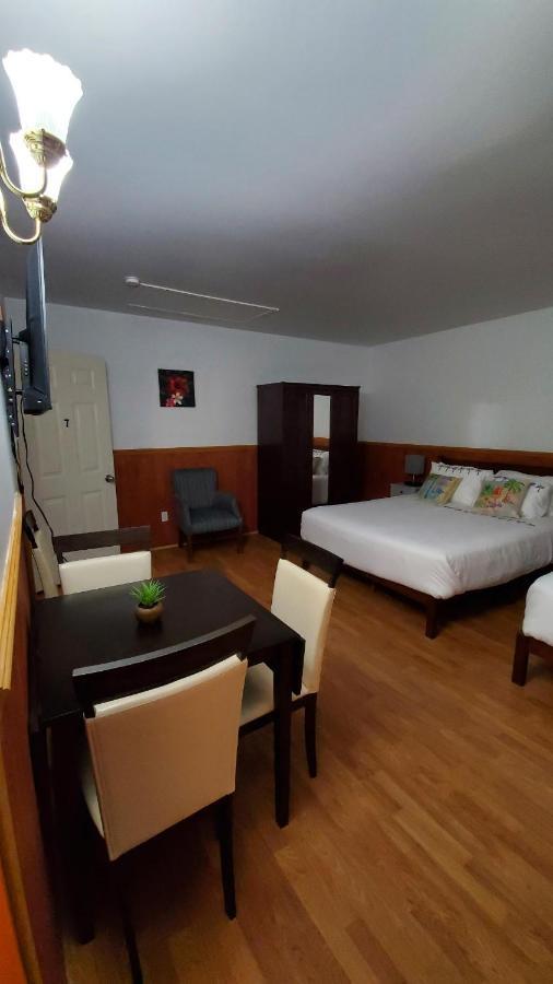 Hotel Fleurs Karaibes Saint-Alexandre-de-Kamouraska Esterno foto