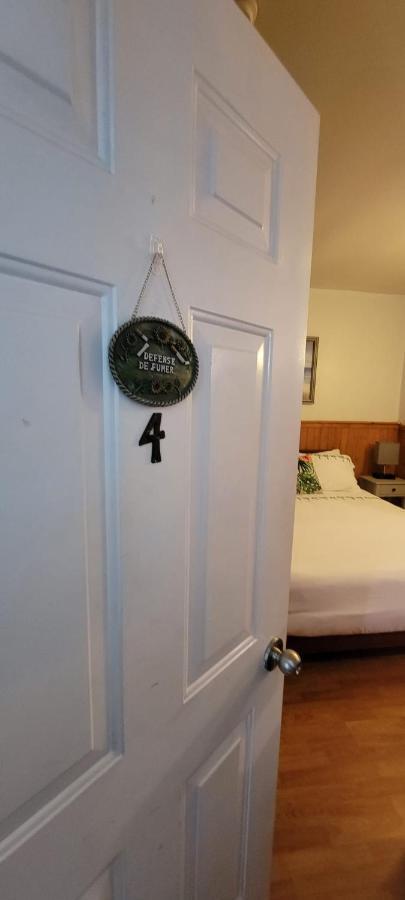 Hotel Fleurs Karaibes Saint-Alexandre-de-Kamouraska Esterno foto