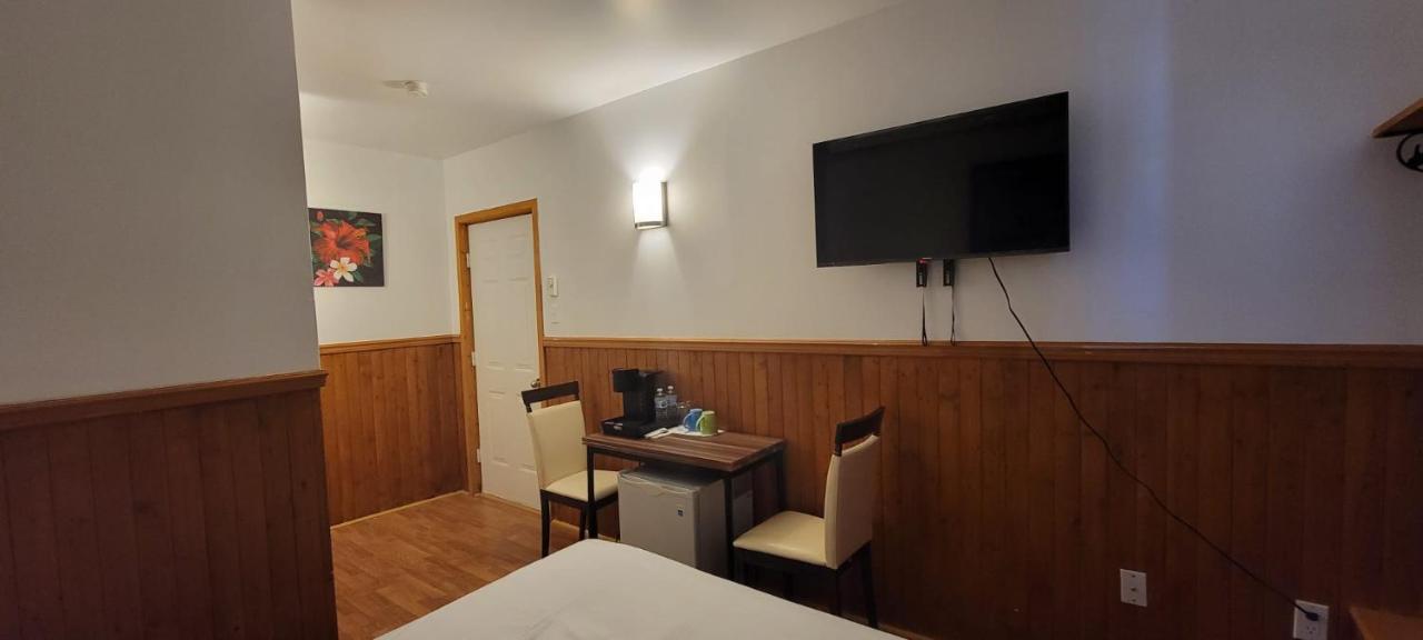 Hotel Fleurs Karaibes Saint-Alexandre-de-Kamouraska Esterno foto