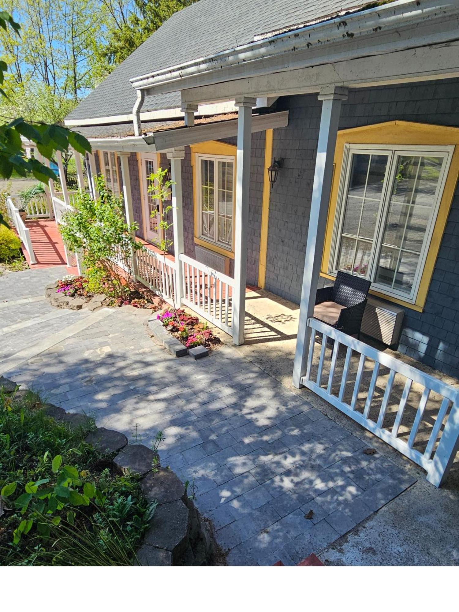 Hotel Fleurs Karaibes Saint-Alexandre-de-Kamouraska Esterno foto